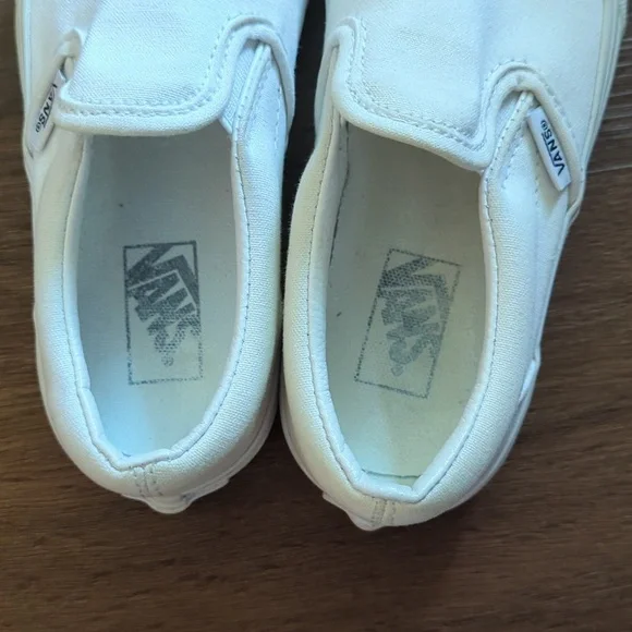 Vans - Picture 7 of 8